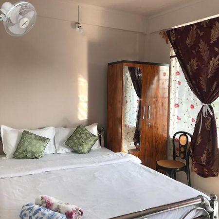 Living Roots Lodge เชร์ราปุนจี ภายนอก รูปภาพ